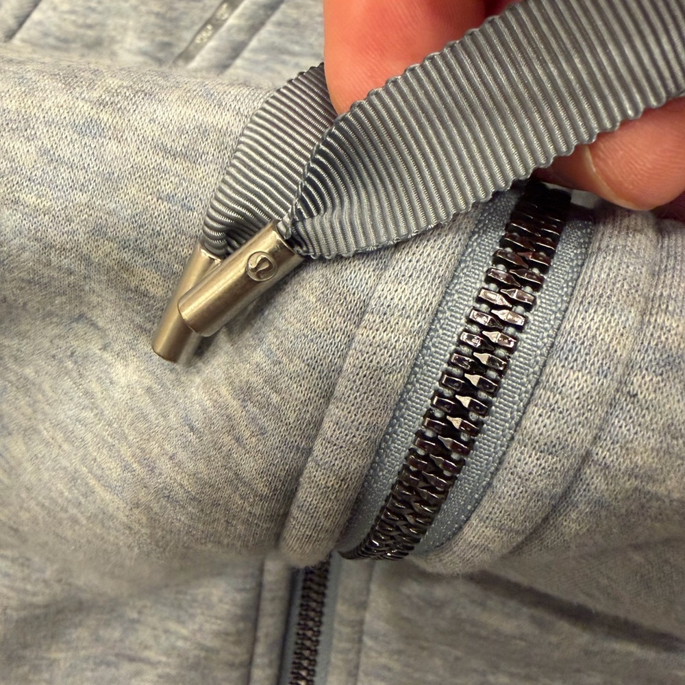 Lululemon Women’s Gray Zip-Up Hoodie Size 6 - Picture 4 of 11
